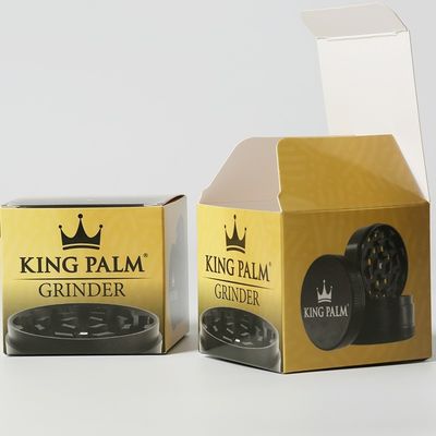 Коробка с конец бумаги из картонного картона из слоновой кости с баллончиком для губ и упаковка из картона для молочной коробки